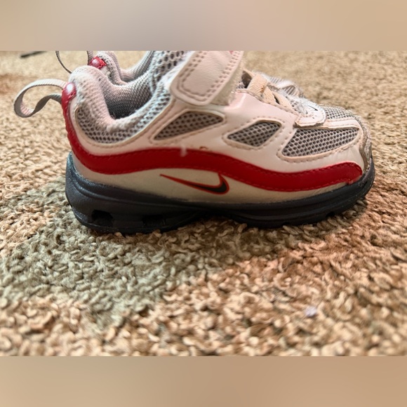 Nike Baby Sneakers Size 6c White Gray Red '10 (407781-001) - Picture 3 of 6